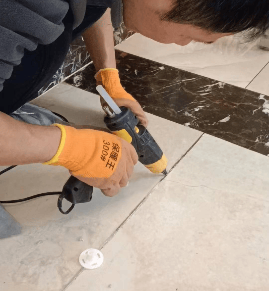 墙瓷砖翘起来怎么处理(墙瓷砖起翘最简单的修补方法) 墙瓷砖翘起来怎么处理(墙瓷砖起翘最简单的修补方法)